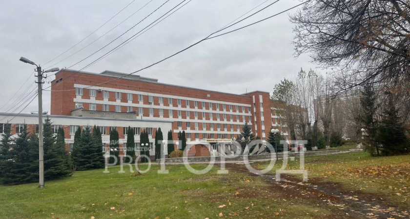 «Это для собак?»: роддом на ЦНТИ оказался в центре скандала из-за больничной еды и ужасных условий в палатах