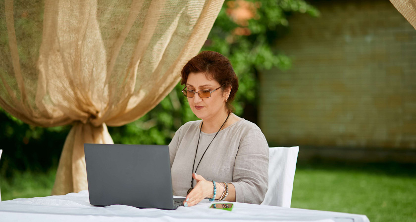 Пензенцы старше 55 лет стали чаще пользоваться ИИ