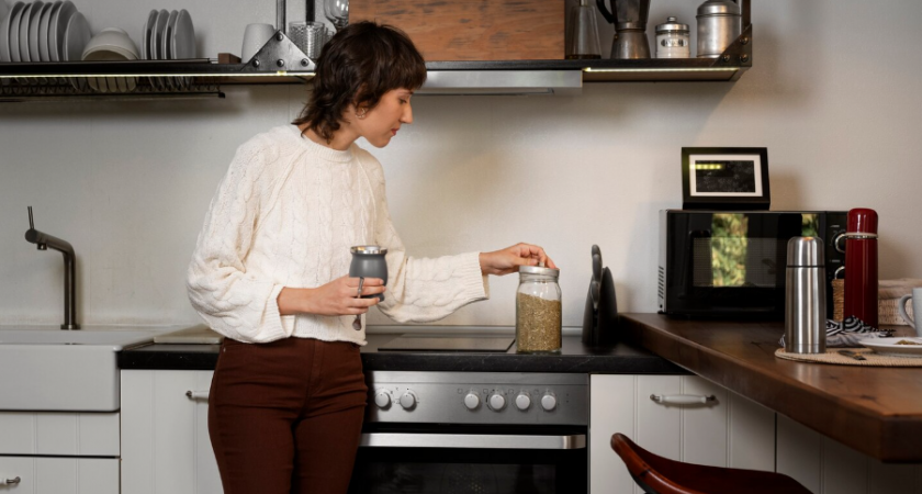 Тихая альтернатива кухонной вытяжке. Почему стоит выбрать вытяжной зонт без мотора 