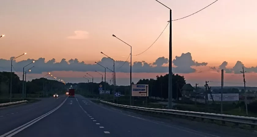 В Мокшанском районе фура слетела с дороги