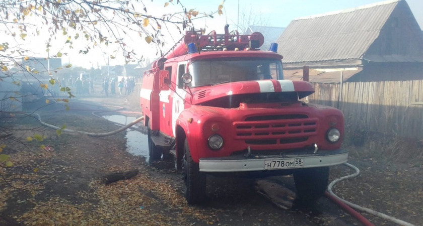 В Пензе сгорел деревянный дом