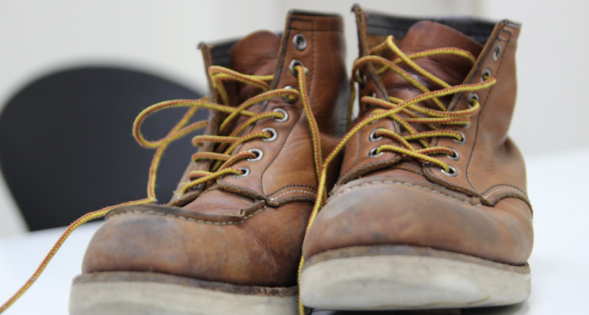 Ремонт подошвы солью и клеем: необычный метод для экстренного ремонта обуви