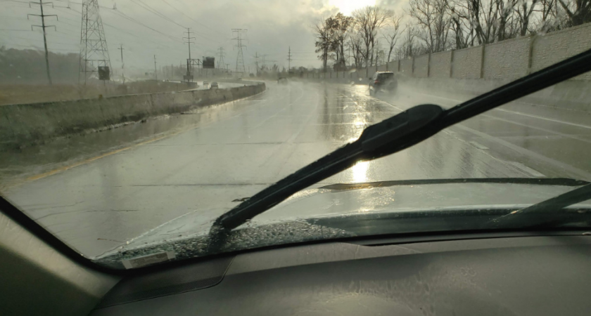 Как защитить дворники от обмерзания? Дешевый метод с силиконовой смазкой 