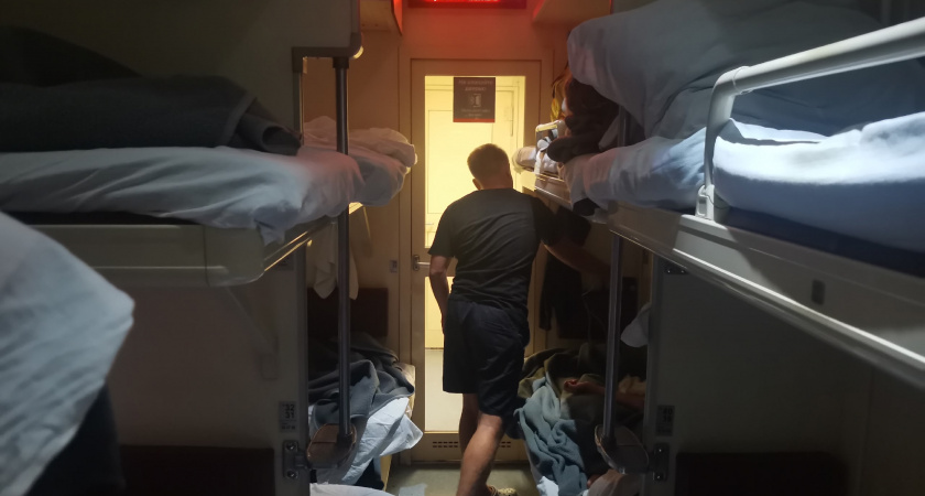 Провели весёлую ночку в плацкарте РЖД: рассказываю, как нас спасла проводница - раньше думал, что люди такое придумывают 