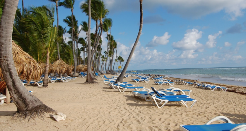 8 теплых стран, где можно жить на российскую пенсию: мягкий климат, чистая природа и теплое море за копейки - а как там любят русских