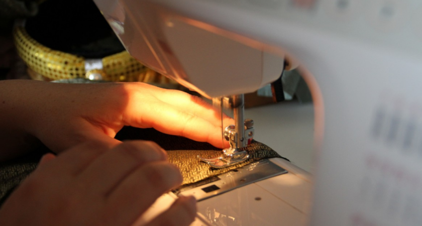 Подруга поделилась хитростью, где брать бесплатно ткань для рукоделия - было неудобно, но я пошла и проверила