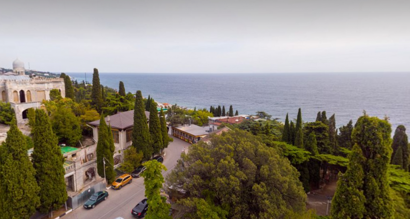 Живу в маленьком поселке в Крыму у моря: как меняются цены на жилье в не сезон - тут легко можно снять квартиру от 1100 рублей