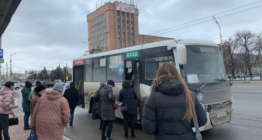 Как не мерзнуть зимой на остановках, и при этом не одеваться в 100 слоев, как капуста - хитрый зимний лайфхак