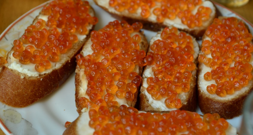 Обзор имитации красной икры из Fix Price за 27 рублей. Состав, странный вкус и главный вопрос — зачем это производят?