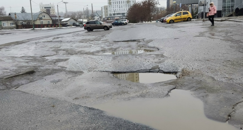 Чиновники ответили на вопрос о ремонте дороги на Петровской