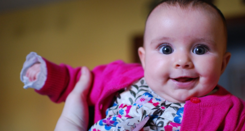 Это благородное имя для девочки: пришло к нам много веков назад из Древней Греции и сейчас на пике популярности - переводится как «истина»