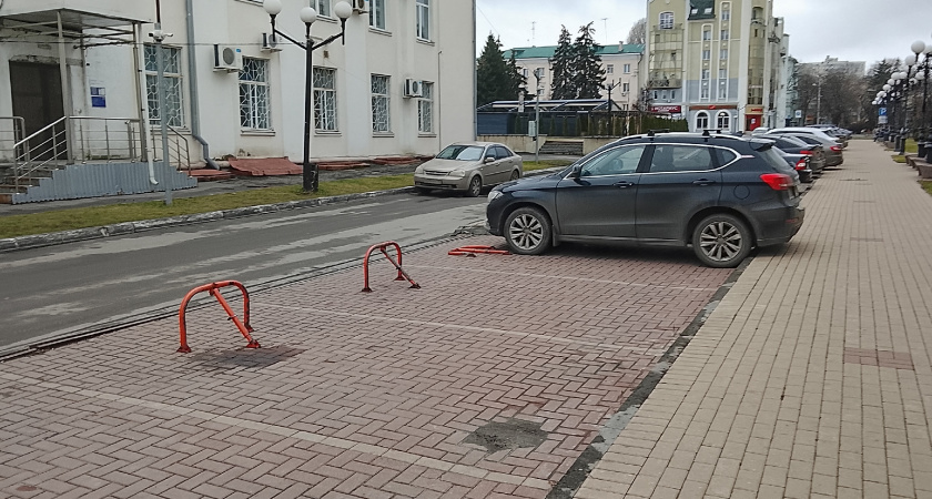 Верховный суд поставил жирную точку: поставить машину на парковку как раньше не получится - новые правила заставят уважать соседей