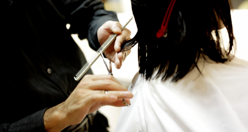 Какая длина волос добавит возраст, а какая скрасит сразу несколько десятков лет: грамотный взгляд парикмахера с опытом