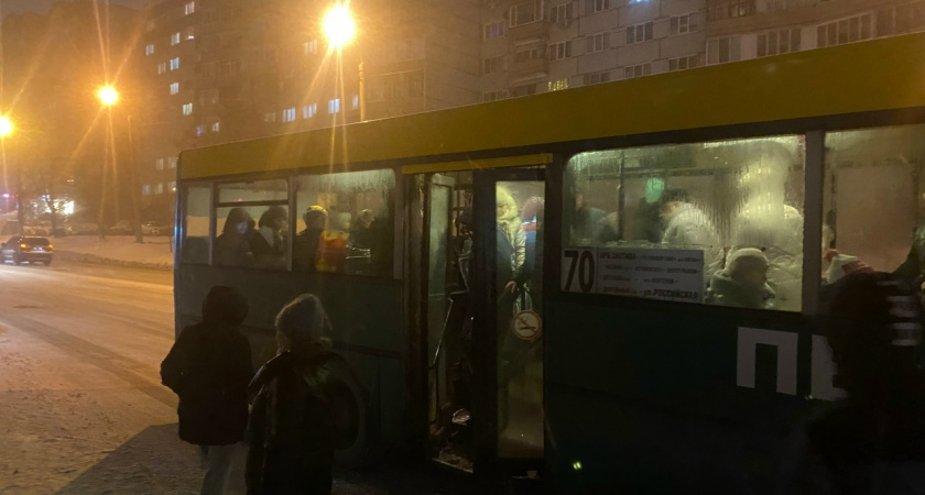 Пензенцы жалуются на переполненные автобусы и игнорирование остановок
