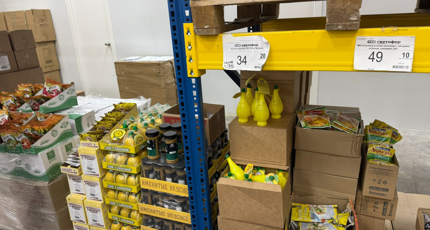 Магазин для бедных «Светофор» друзья называют «позором», а мы всё равно ходим туда — показываем, что реально покупаем