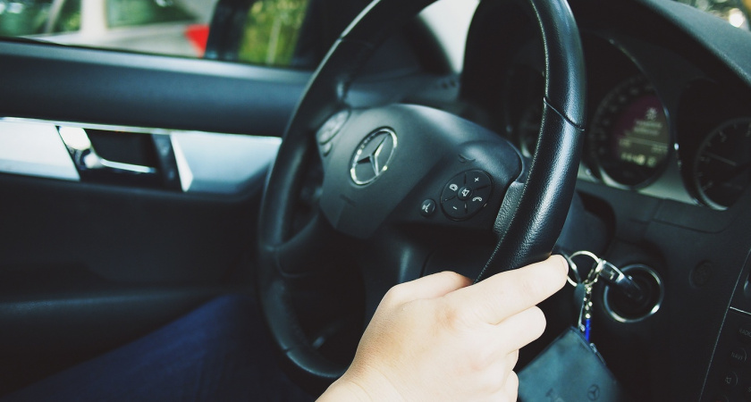 13 лет назад друг взял подержанного "Мерса", а я купил новую Ладу: время все показало - кто из нас влип по полной программе 