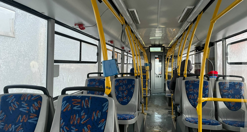 Обрыв проводов и выбитые стекла: очевидцы сообщили о происшествии на 8 Марта