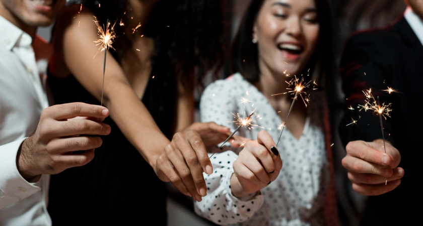 Какие цвета «в стопе» в новогоднюю ночь: что надеть, чтобы точно не спугнуть удачу