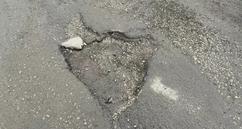 «Много баз отдыха, а дороги нет»: жители Чертково жалуются на отсутствие проезда