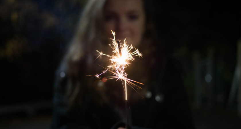 Эти 4 новогодние предрассудка раздражают всех, но никто не замечает, что делает также: почему это происходит?