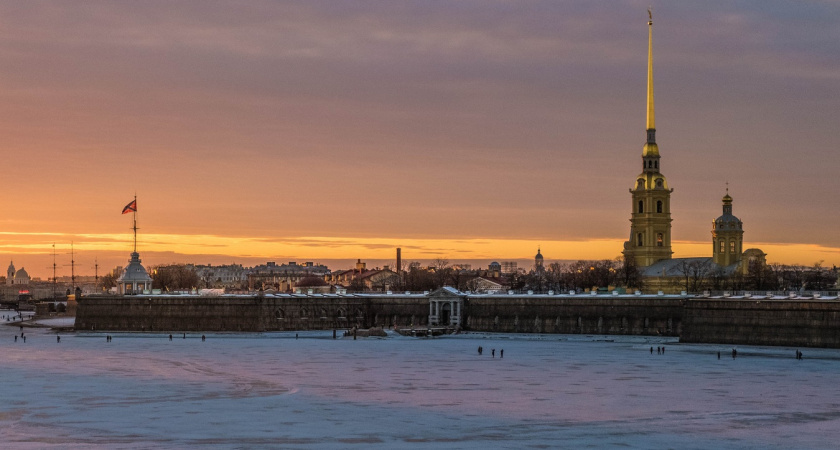 Один раз — да, второй не факт: честный отзыв туристов о зимнем Санкт-Петербурге, где красиво, холодно и очень дорого