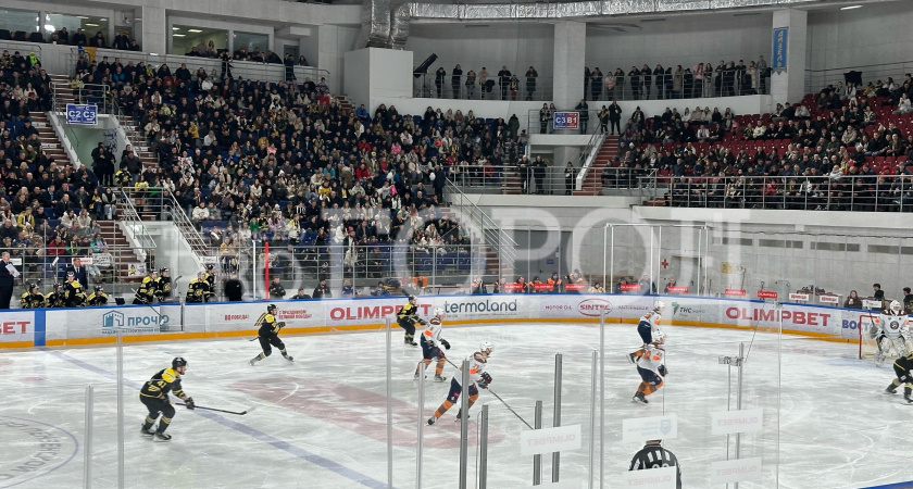 Дизелисты всухую проиграли саратовскому «Кристаллу»