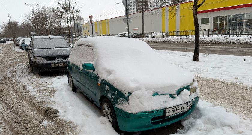 Автомеханики поставили жирную точку в вопросе: ржаветь в гараже или мёрзнуть на улице - где грамотнее хранить машину зимой 