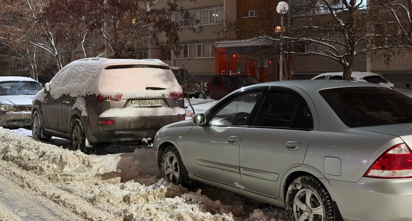 Увидел записку на лобовике: "Случайно зацепил ваш автомобиль, перезвоните" - юрист пояснил, как грамотно действовать в подобной ситуации