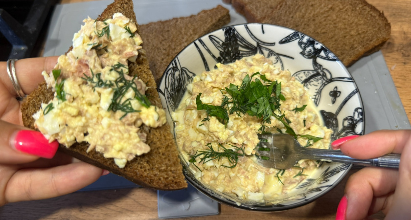 Все праздники не успеваю подавать на стол: намазка на хлеб - вкусная, а всего из 3х простых продуктов в составе