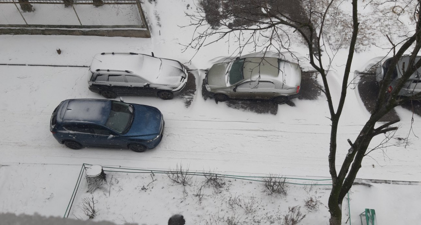 Зачем многие водители выворачивают колёса на парковке: полезная хитрость - а новички про этот лайфхак и не слышали 