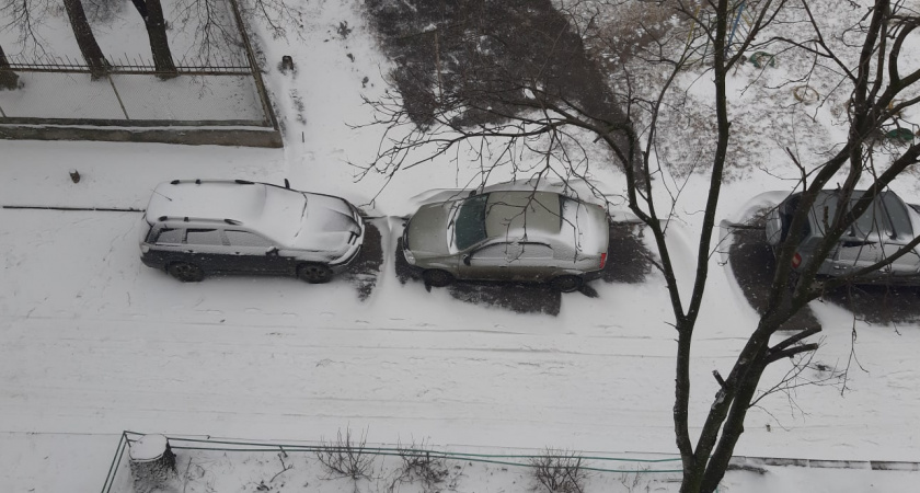 Водители не выворачивают колеса на парковке, а зря: рассказываю, для чего так делается - вот как вывернутые колеса могут помочь водителю
