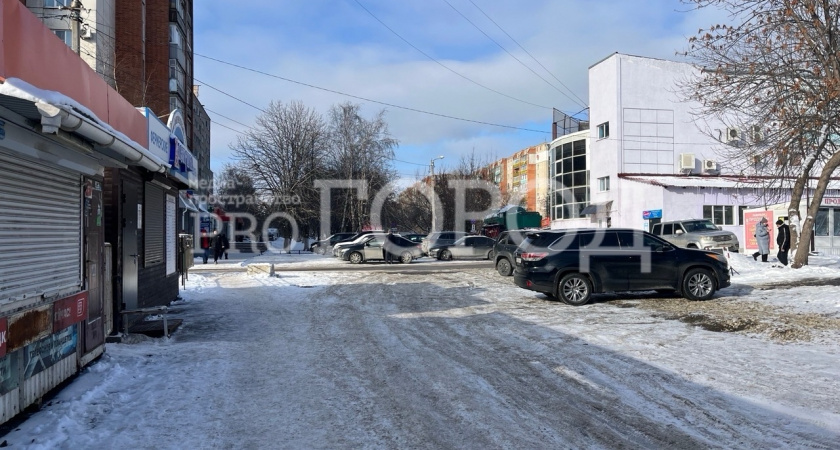 В микрорайоне Стрела сгорела квартира в трехквартирном доме 