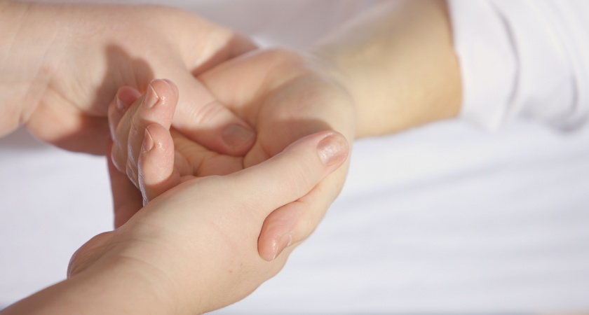 Точный тест от нейропсихолога: вытяните руку перед собой и узнайте свой тип личности