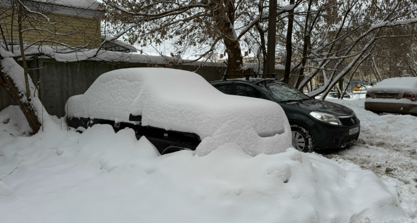 Жители области массово жалуются на неочищенные дороги и тротуары
