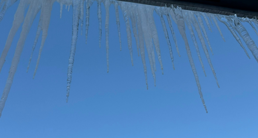 Жители Сердобска жалуются на гигантские сосульки