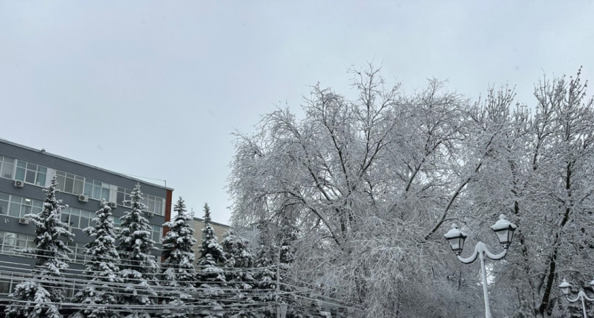 Пензенцев предупредили о запрете катания с горки около памятника Победы