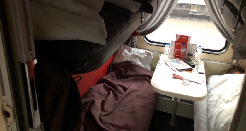 "Захожу в купе – на моём месте девица спит": пошел разбираться к проводнице - такого ответа точно не ожидал услышать 