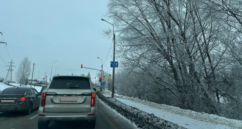 В Кузнецком районе автомобиль столкнулся с другим и улетел в кювет