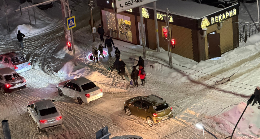 Инспектор ГИБДД дал мне честный ответ: нужно ли ждать, пока пешеход полностью перейдёт дорогу - или можно ехать сразу