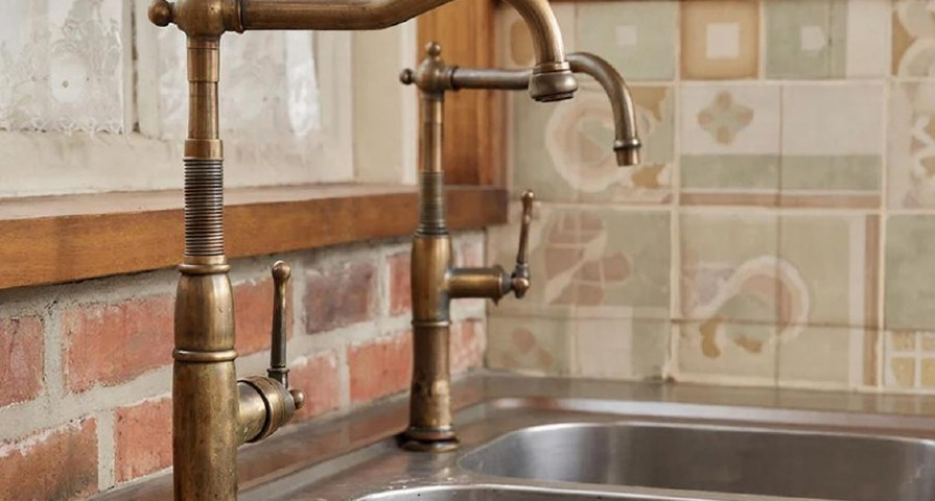 Два крана вместо одного: проблему со смесителями не решили еще со средневековья - как выживают англичане 