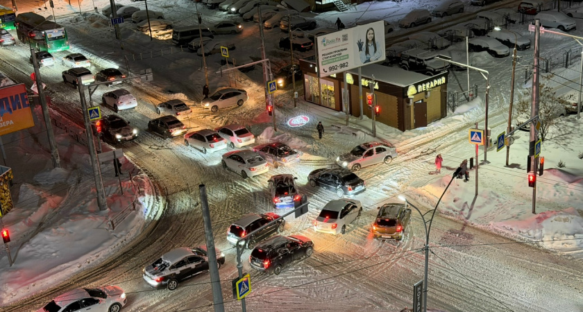 В Пензе грузовик с алкоголем попал в ДТП