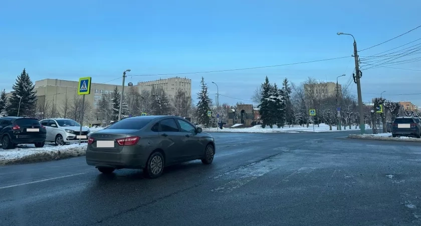 В районе «Коллажа» столкнулись две легковушки