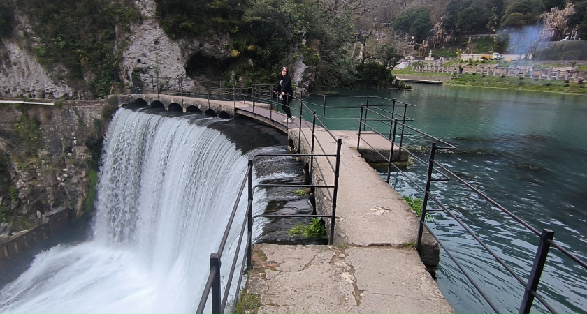 «Мы вас накормим и все покажем»: Что в итоге получают в Абхазии те, кто купил экскурсии, делюсь честным отзывом