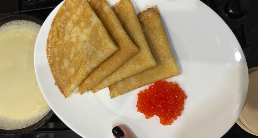 Шеф-повар научил меня готовить две очень вкусные начинки для блинов из одной основы. Получается невероятно вкусно