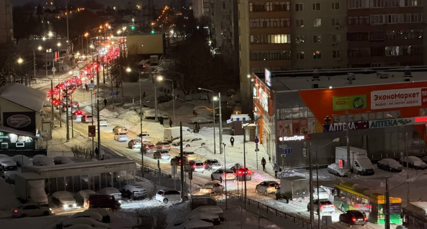 На Строителей сгорел автомобиль