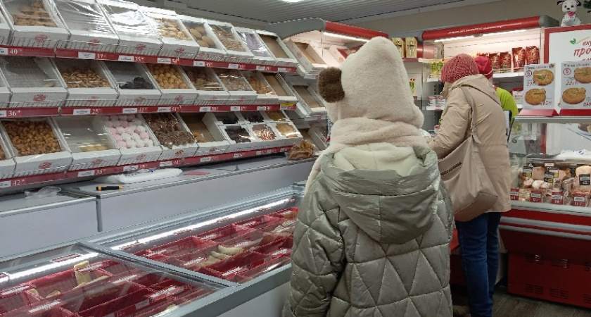 Пока стояла в очереди в «Ермолино», подсмотрела, что люди разбирают в первую очередь — вот список самых популярных товаров