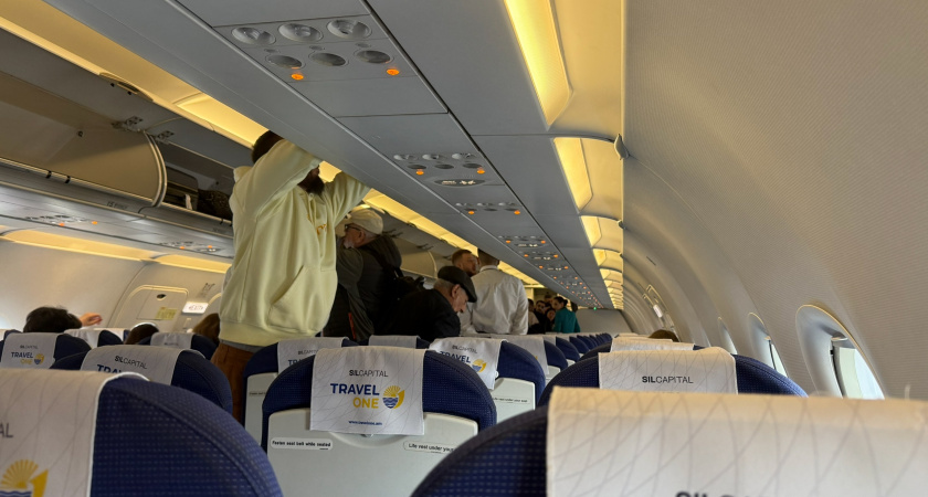 Пассажирка в самолете нажаловалась на меня стюардессе из-за места: такого итога она точно не ожидала