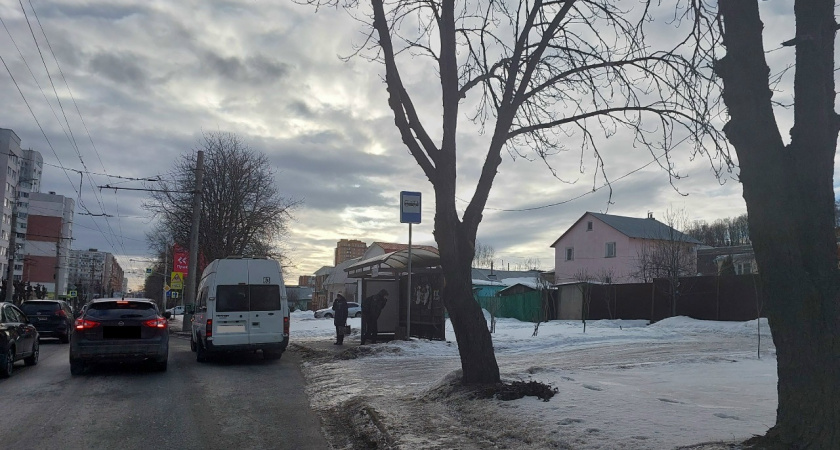 На Калинина маршрутка попала в ДТП