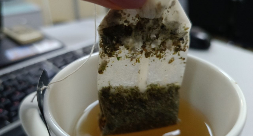 Ученые раскрыли правду о чайных пакетиках: почему они источник невидимой угрозы