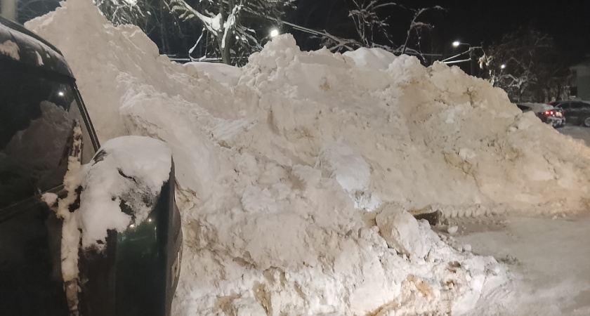 Сосед купил снегоуборщик за 50 тысяч, а я чищу лопатой за 5 минут и не потею: вся фишка в дедовском методе - эффективно и бесплатно